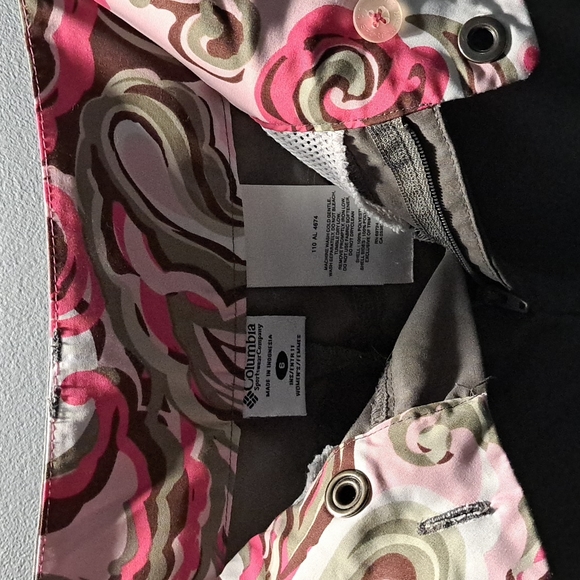 Columbia Grey Athleisure Hiking Shorts - Picture 7 of 7